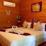 Loghome Boutique