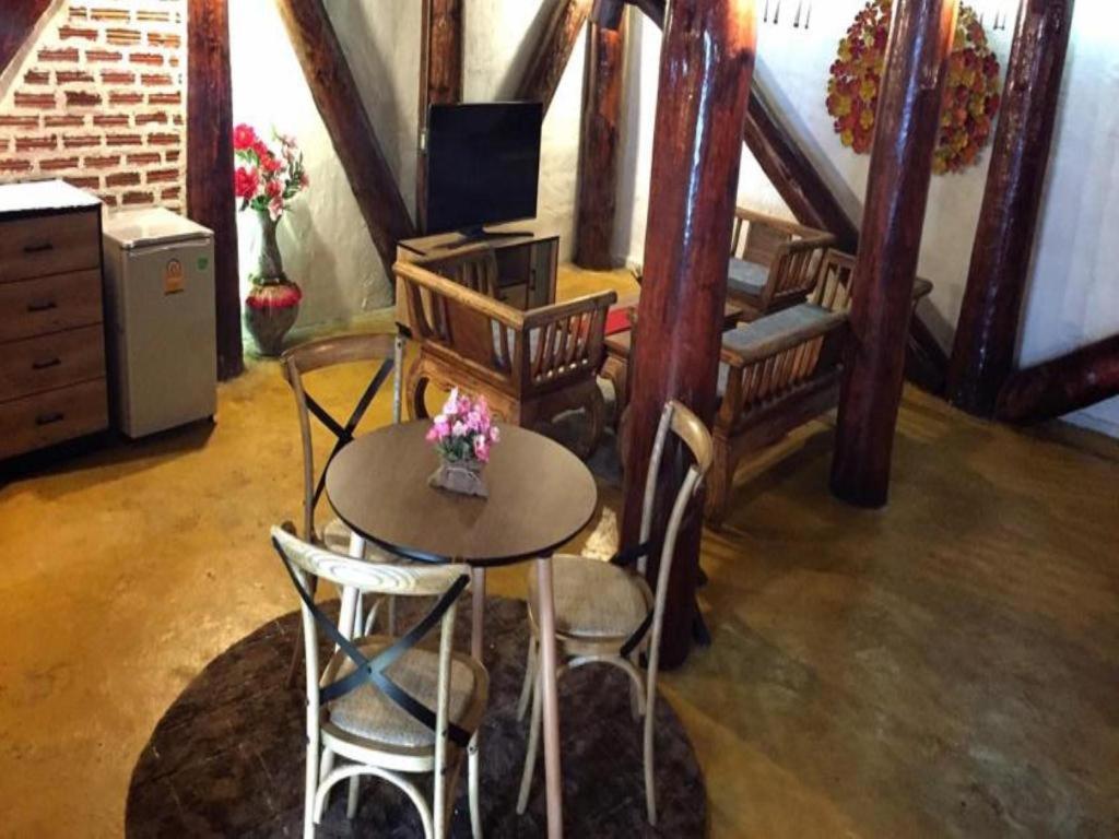 Loghome Boutique Hotel