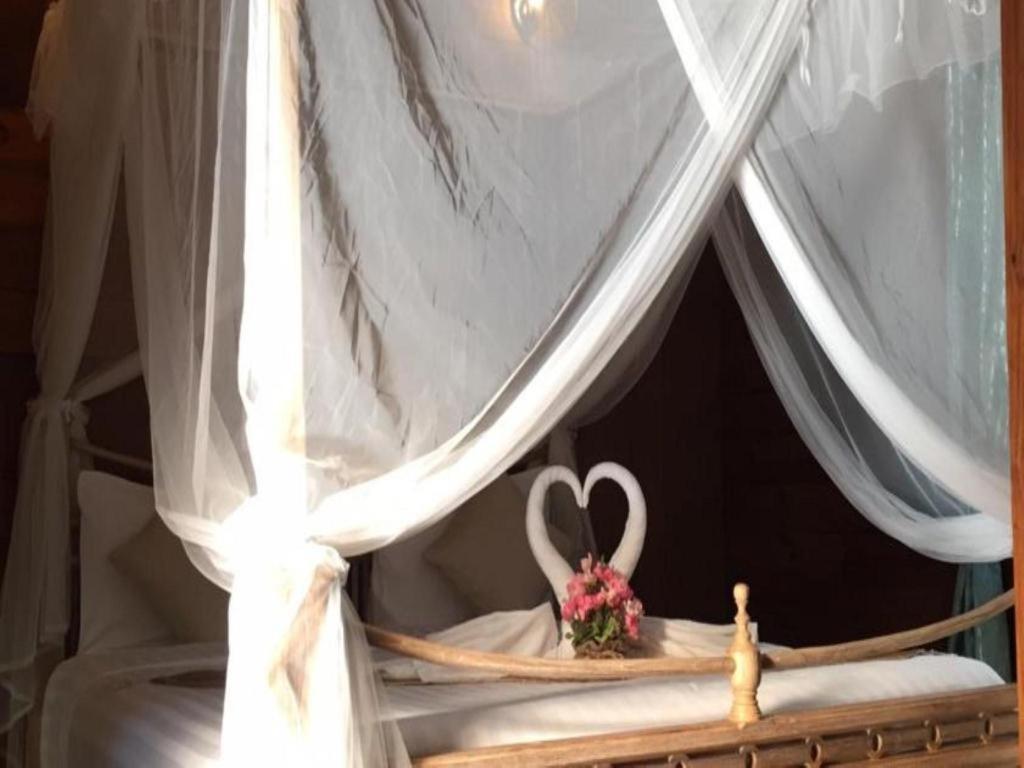 Loghome Boutique Hotel