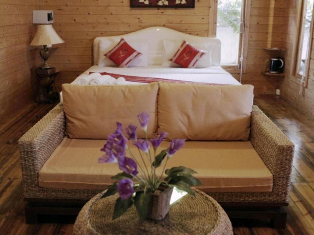 Loghome Boutique Hotel